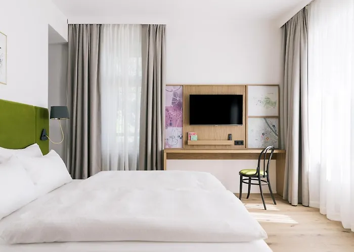 Ξενοδοχείο Bio-hotel Schani Wienblick 4*